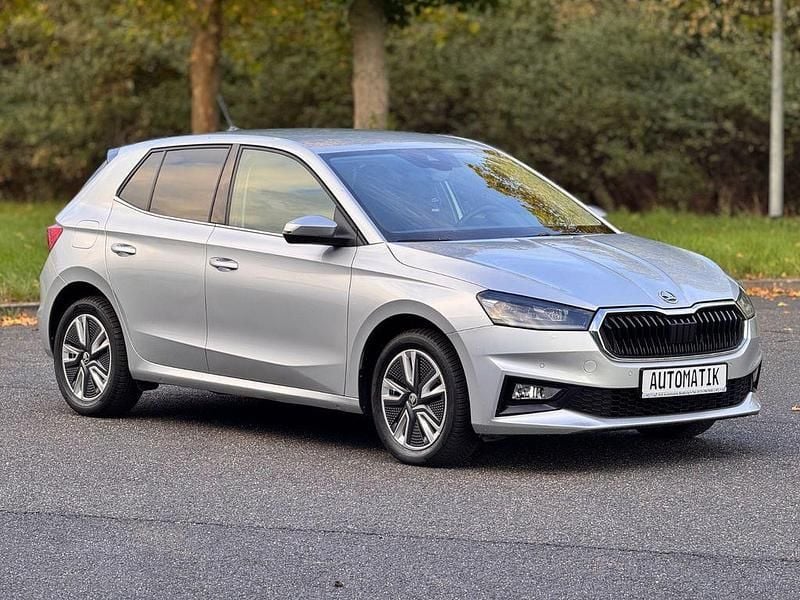 Silber Gebraucht 2022 Skoda Fabia Style Kleinwagen | 15.950 € (Superpreis) - Bild 1/4