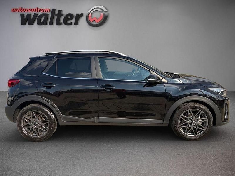 Gebraucht Kia Stonic 101 PS (74 kW) 2024 Schwarz SUV