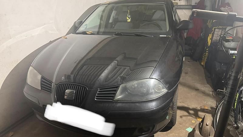 Schwarz Gebraucht 2004 Seat Ibiza Kleinwagen | 600 € (Superpreis) - Bild 1/3