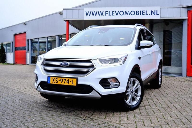 Weiß Gebraucht 2019 Ford Kuga Titanium SUV | 10.950 € (Superpreis) - Bild 1/4