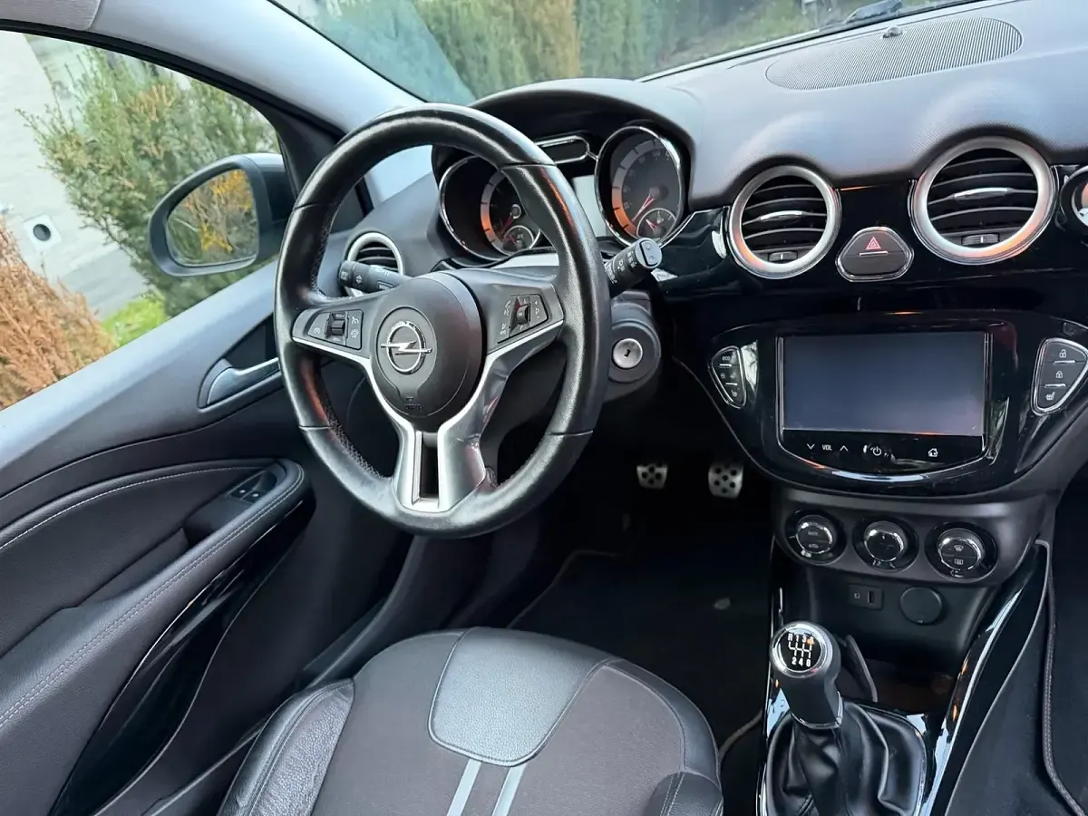 Używany Opel Adam 116 KM (85 kW) 2015 Biały Hatchback