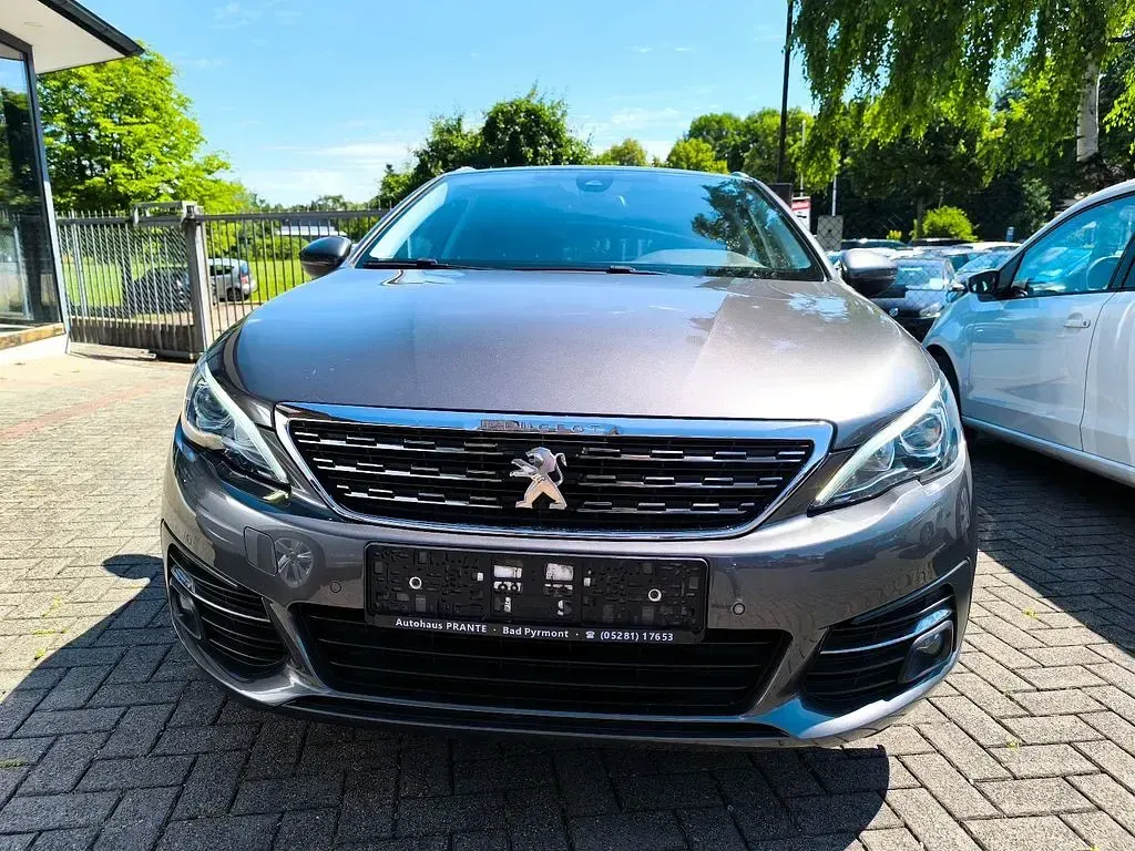 Gebraucht Peugeot 308 SW Allure 131 PS (96 kW) 2020 Grau Kombi