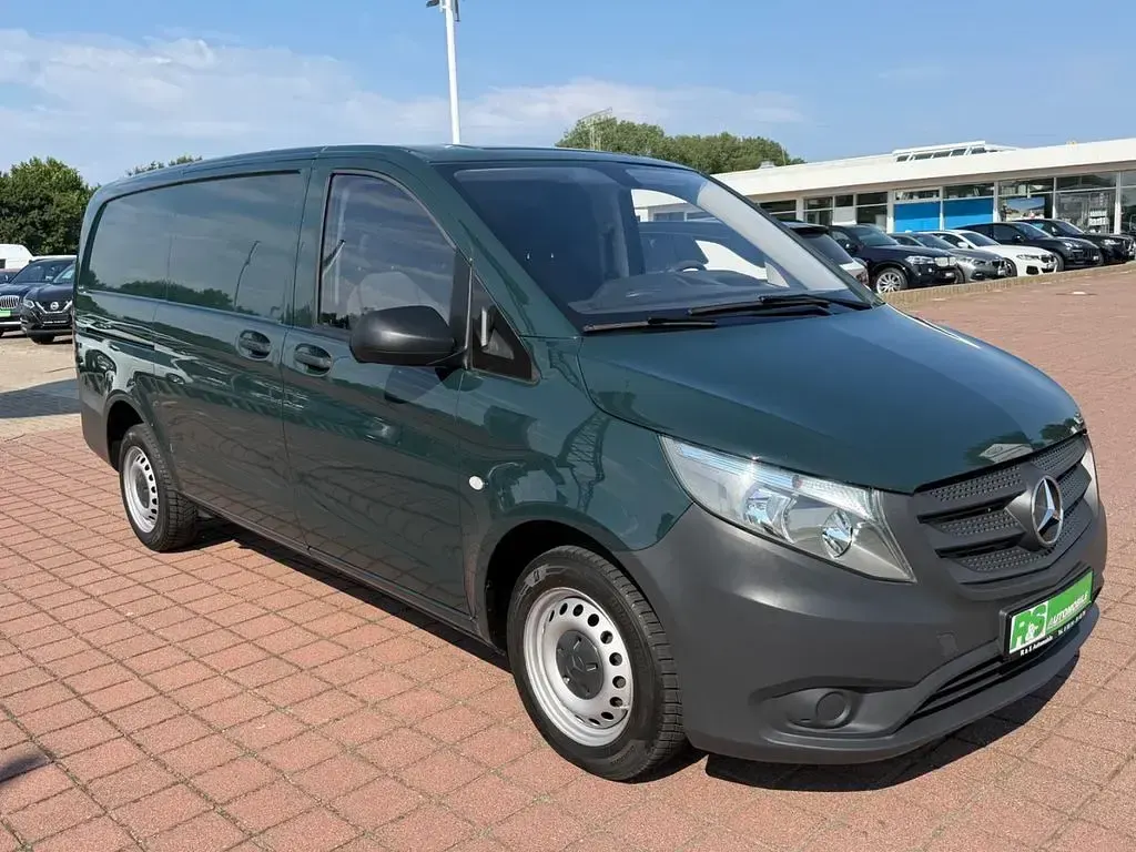 Gebraucht Mercedes Vito 114 PS (83 kW) 2014 Grün Van