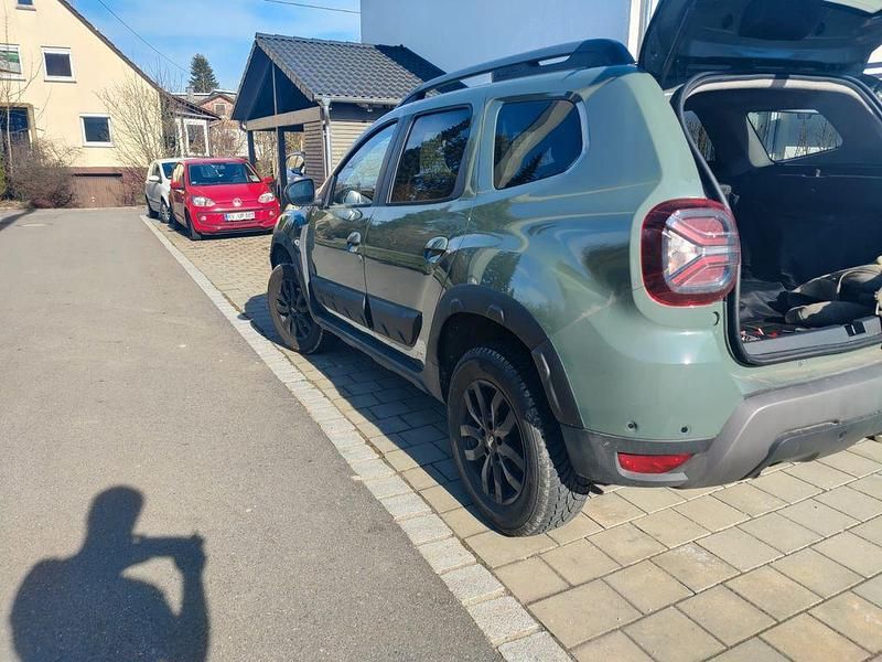 Gebraucht Dacia Duster Journey 101 PS (74 kW) 2022 Grün SUV