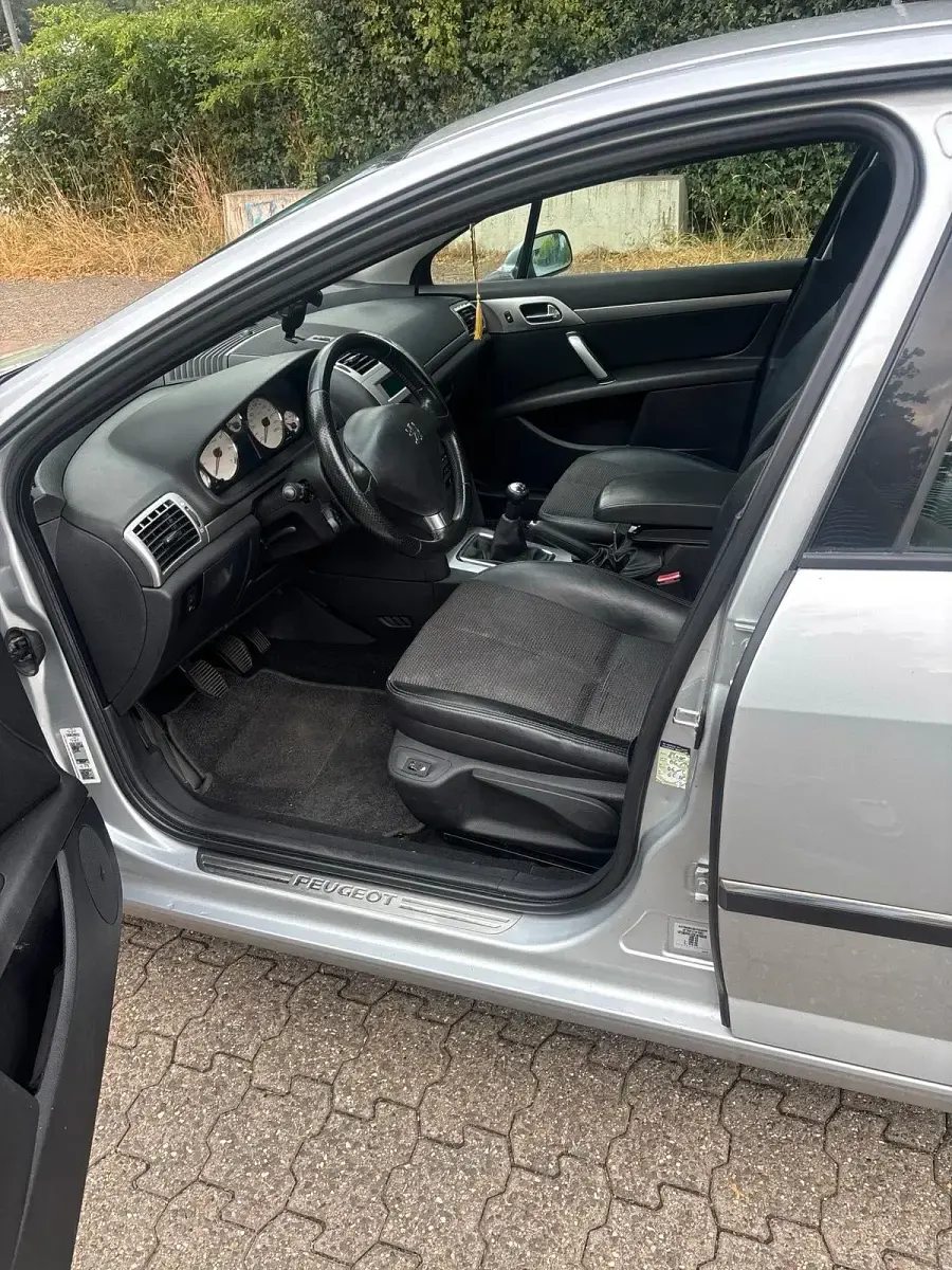 Gebraucht Peugeot 407 140 PS (102 kW) 2008 Grau Limousine