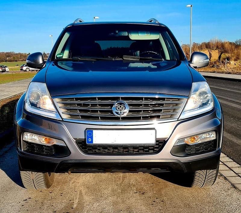 Gebraucht Ssangyong (KGM) Rexton 155 PS (114 kW) 2015 Grau SUV
