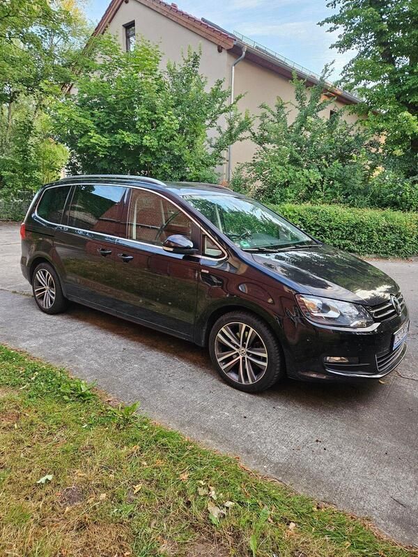 Schwarz Gebraucht 2013 VW Sharan Life Van / Kleinbus | 12.600 € (Etwas zu teuer) - Bild 1/4