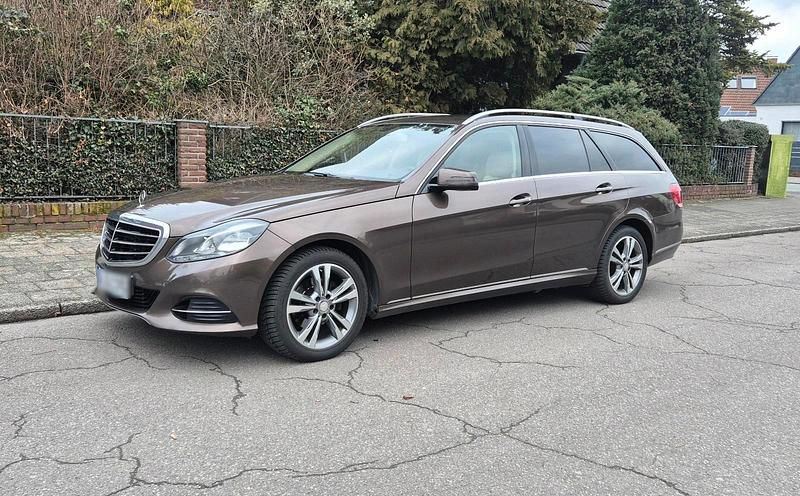 Gebraucht Mercedes E200 136 PS (100 kW) 2015 Braun Kombi