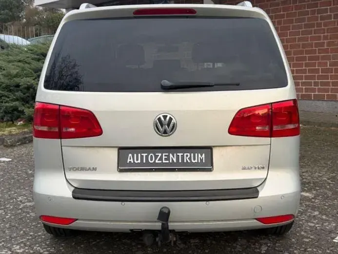 Gebraucht VW Touran Highline 177 PS (130 kW) 2013 Silber Van / Kleinbus