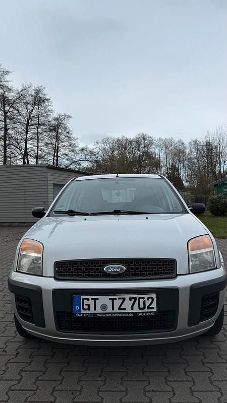 Gebraucht Ford Fiesta 80 PS (58 kW) 2006 Grau Kleinwagen
