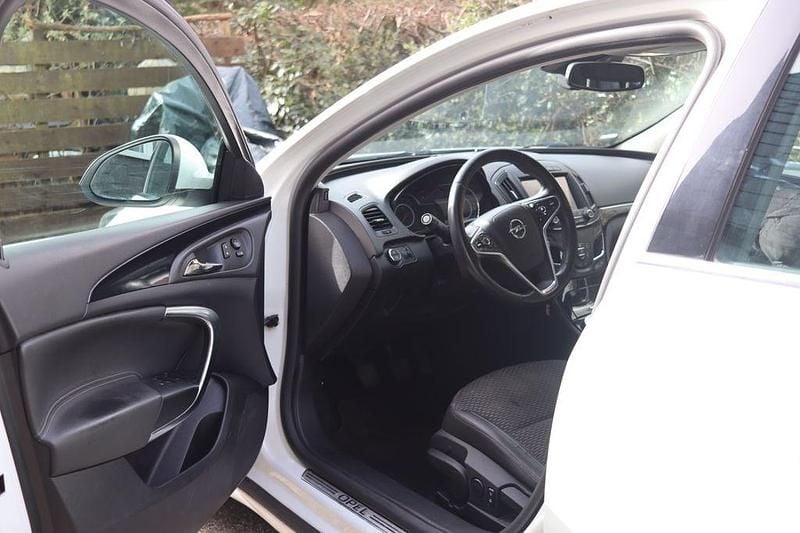 Gebraucht Opel Insignia Edition 170 PS (125 kW) 2014 Weiß Limousine