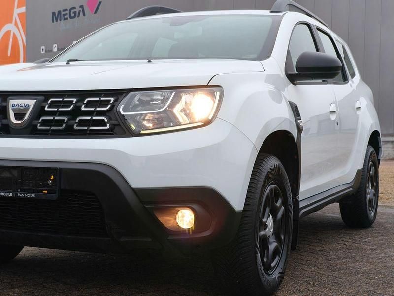 Gebraucht Dacia Duster Comfort 125 PS (91 kW) 2018 Gletscherweiss SUV
