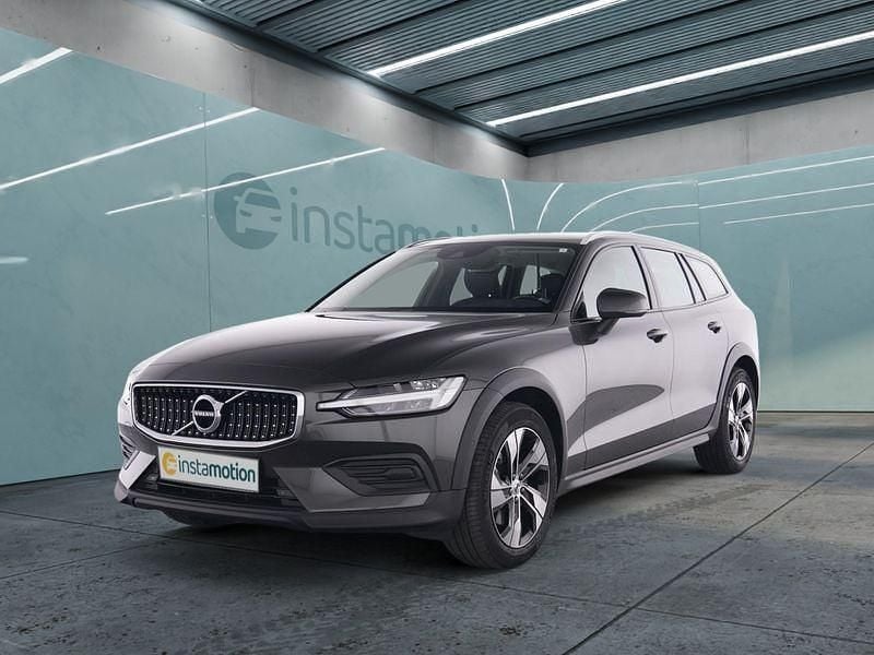 Grau Gebraucht 2022 Volvo V60 Kombi | 30.749 € (Superpreis) - Bild 1/4