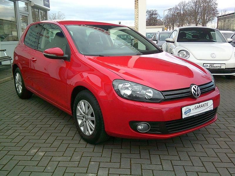 Gebraucht VW Golf VII Move 80 PS (58 kW) 2012 Rot Limousine