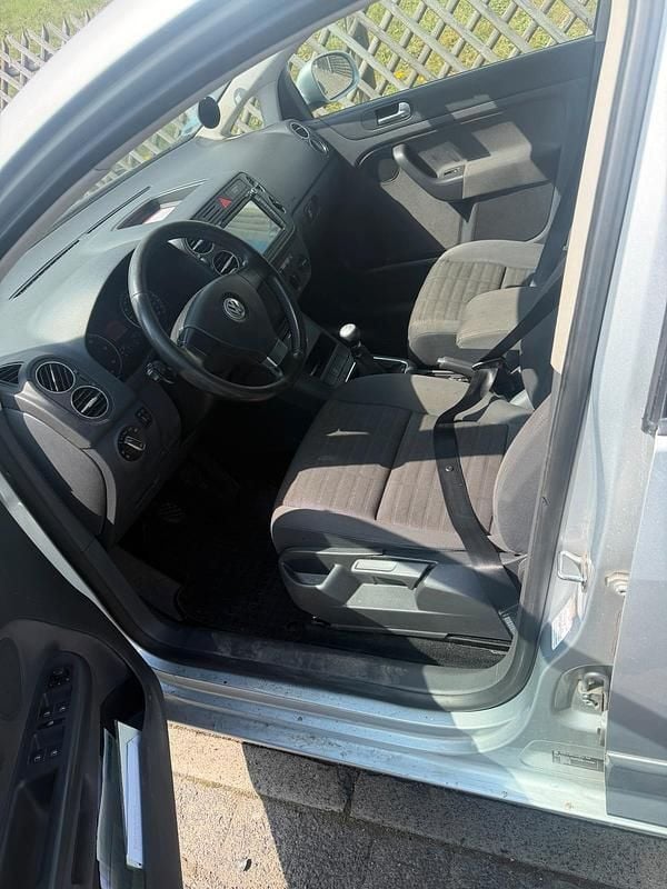 Second-hand VW Golf V 105 CP (77 kW) 2007 Argintiu Berlinǎ