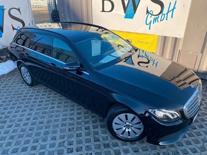 Usata Mercedes E220 194 CV (142 kW) 2017 Nero Berlina