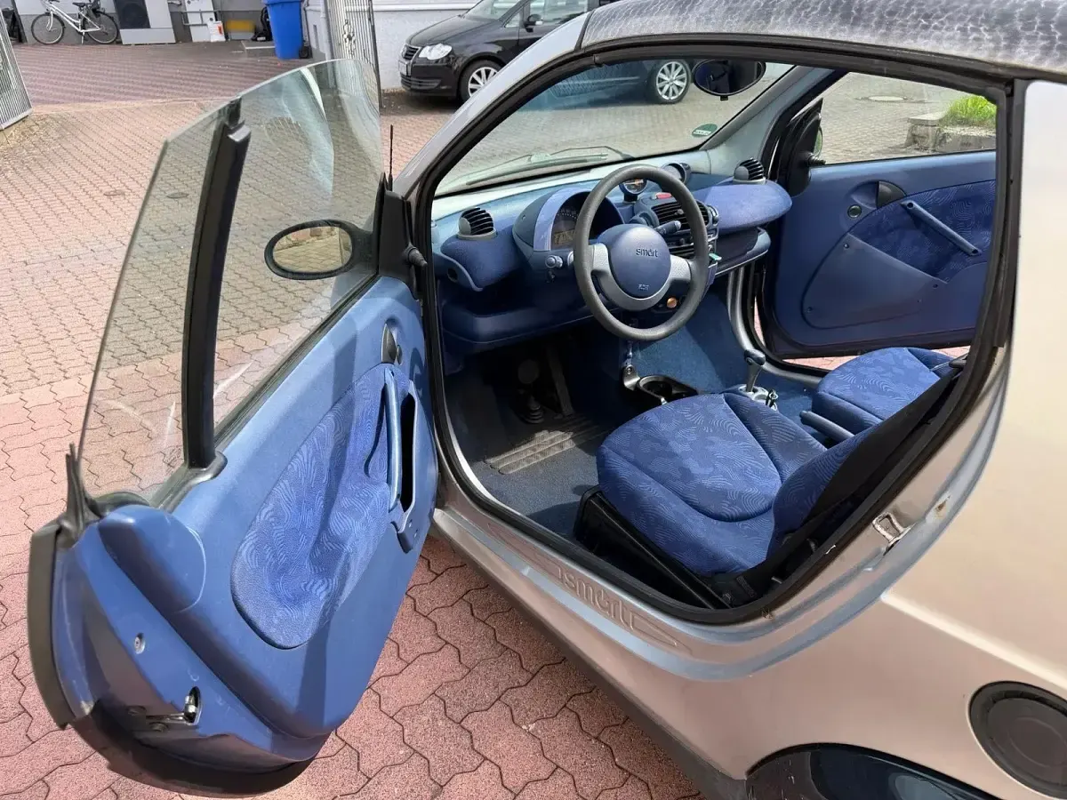 Używany Smart ForTwo Cabrio 55 KM (40 kW) 2000 Czarny Kabriolet