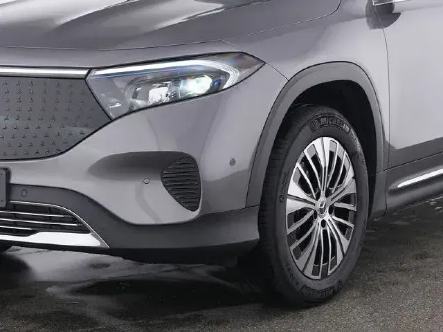Gebraucht Mercedes EQB250 139 kW (190 PS) 2025 SUV