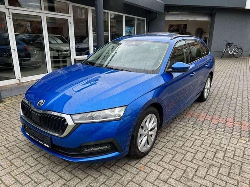 Raceblau metallic Gebraucht 2021 Skoda Octavia Kombi | 21.990 € (Fairer Preis) - Bild 1/4