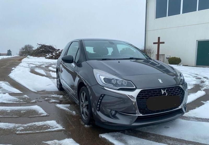 Gebraucht Citroën DS3 So Chic 110 PS (80 kW) 2018 Grau Kleinwagen