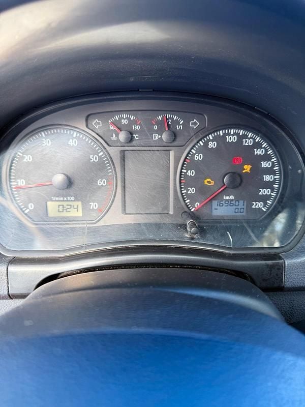 Gebraucht VW Polo 54 PS (39 kW) 2006 Rot Kleinwagen