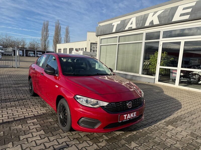 Rot Gebraucht 2018 Fiat Tipo Pop Limousine | 13.100 € (Fairer Preis) - Bild 1/4