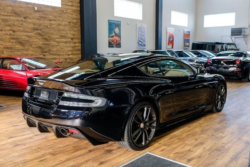 Second-hand Aston Martin DBS 517 CP (380 kW) 2012 Negru