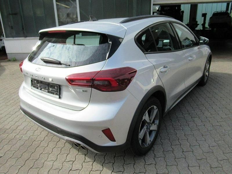Gebraucht Ford Focus Active 125 PS (91 kW) 2022 Silber Limousine