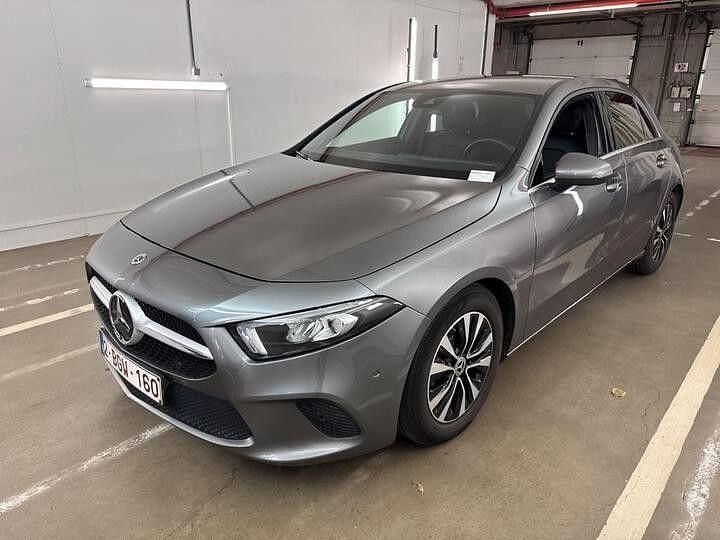 Grau Gebraucht 2021 Mercedes A180 Limousine | 17.731 € (Superpreis) - Bild 1/4