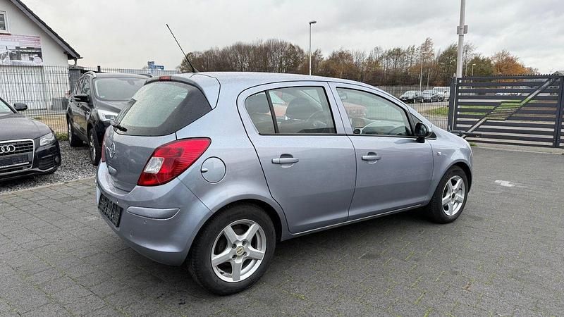 Gebraucht Opel Corsa Edition 90 PS (66 kW) 2009 Silber Kleinwagen