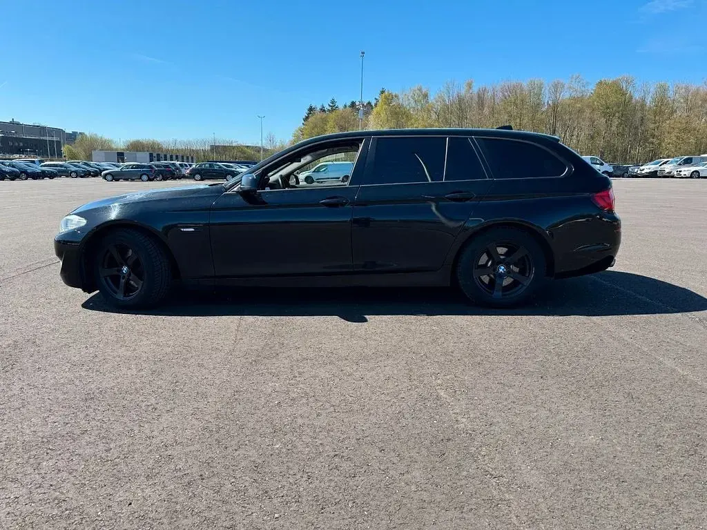 Gebraucht BMW 520 184 PS (135 kW) 2013 Schwarz Kombi
