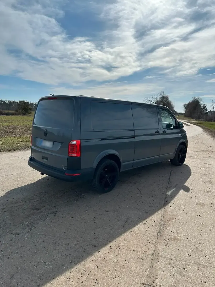 Gebraucht VW T6 140 PS (102 kW) 2016 Grau Van