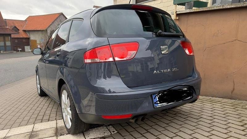 Gebraucht Seat Altea Style 125 PS (91 kW) 2009 Grau Van / Kleinbus