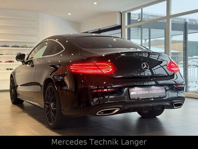Gebraucht Mercedes C180 156 PS (114 kW) 2018 Schwarz Coupé