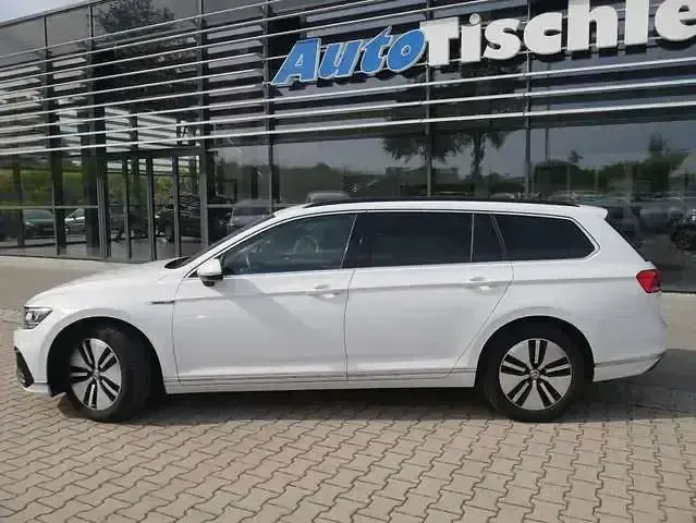Gebraucht VW Passat GTE 156 PS (114 kW) 2019 Pure white Kombi
