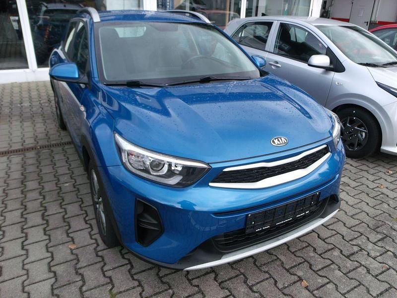 Blau Gebraucht 2021 Kia Stonic Vision SUV | 14.990 € (Fairer Preis) - Bild 1/4