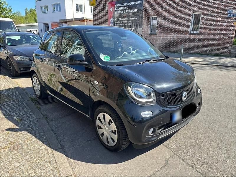 Second-hand Smart ForFour Prime 71 CP (52 kW) 2015 Negru Hatchback