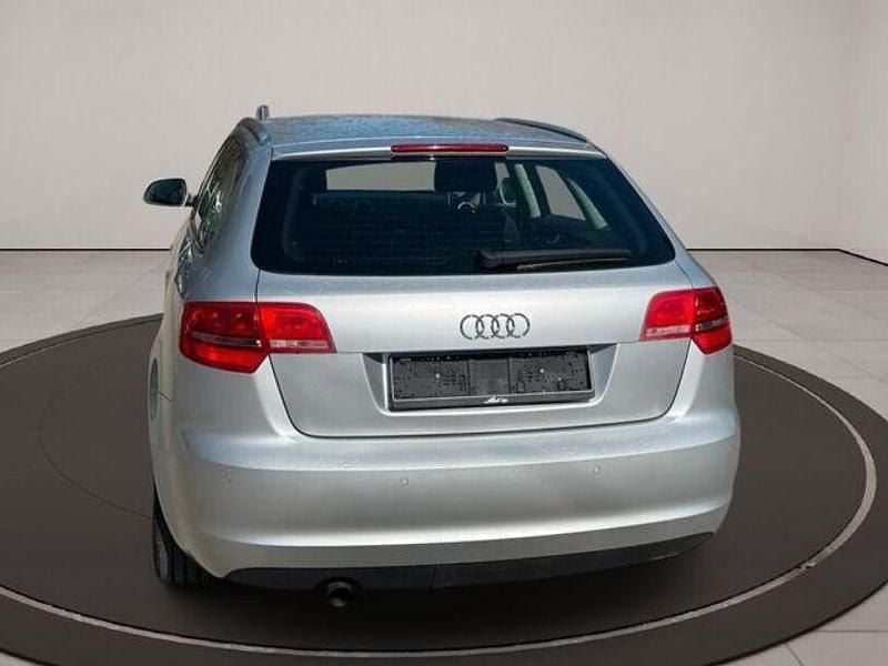 Gebraucht Audi A3 Ambition 105 PS (77 kW) 2010 Silber Kleinwagen