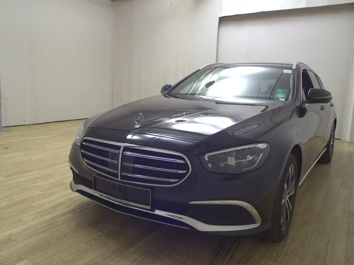 Used Mercedes E300 Exclusive 306 HP (225 kW) 2022 Black Estate