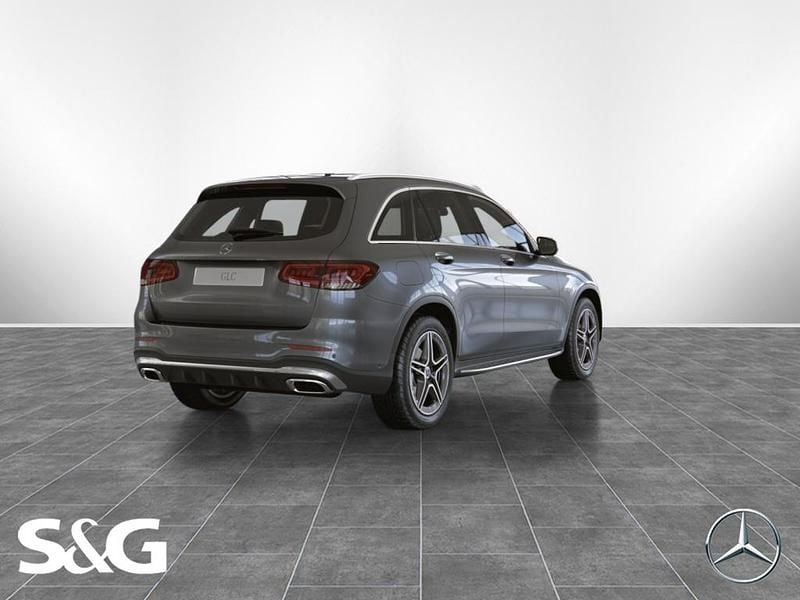Gebraucht Mercedes GLC220 AMG 194 PS (142 kW) 2022 Metalliclack selenitgrau SUV