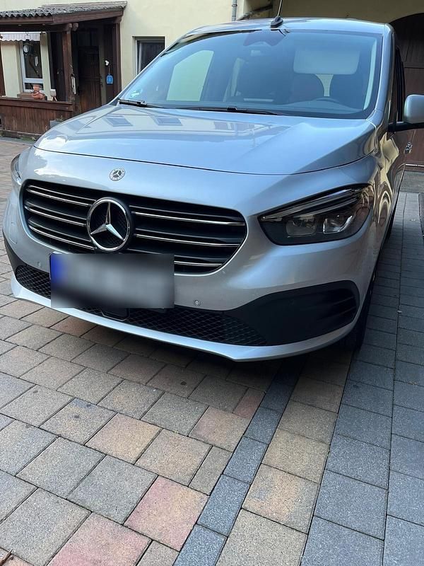 Silber Gebraucht 2022 Mercedes T180 Progressive Van / Kleinbus | 28.000 € (Fairer Preis) - Bild 1/4