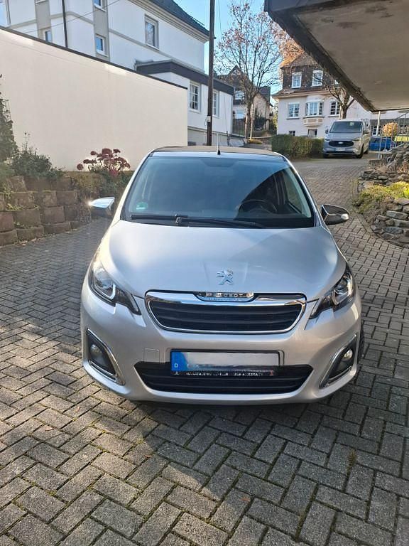 Silber Gebraucht 2018 Peugeot 108 Style Limousine | 8.500 € (Fairer Preis) - Bild 1/4