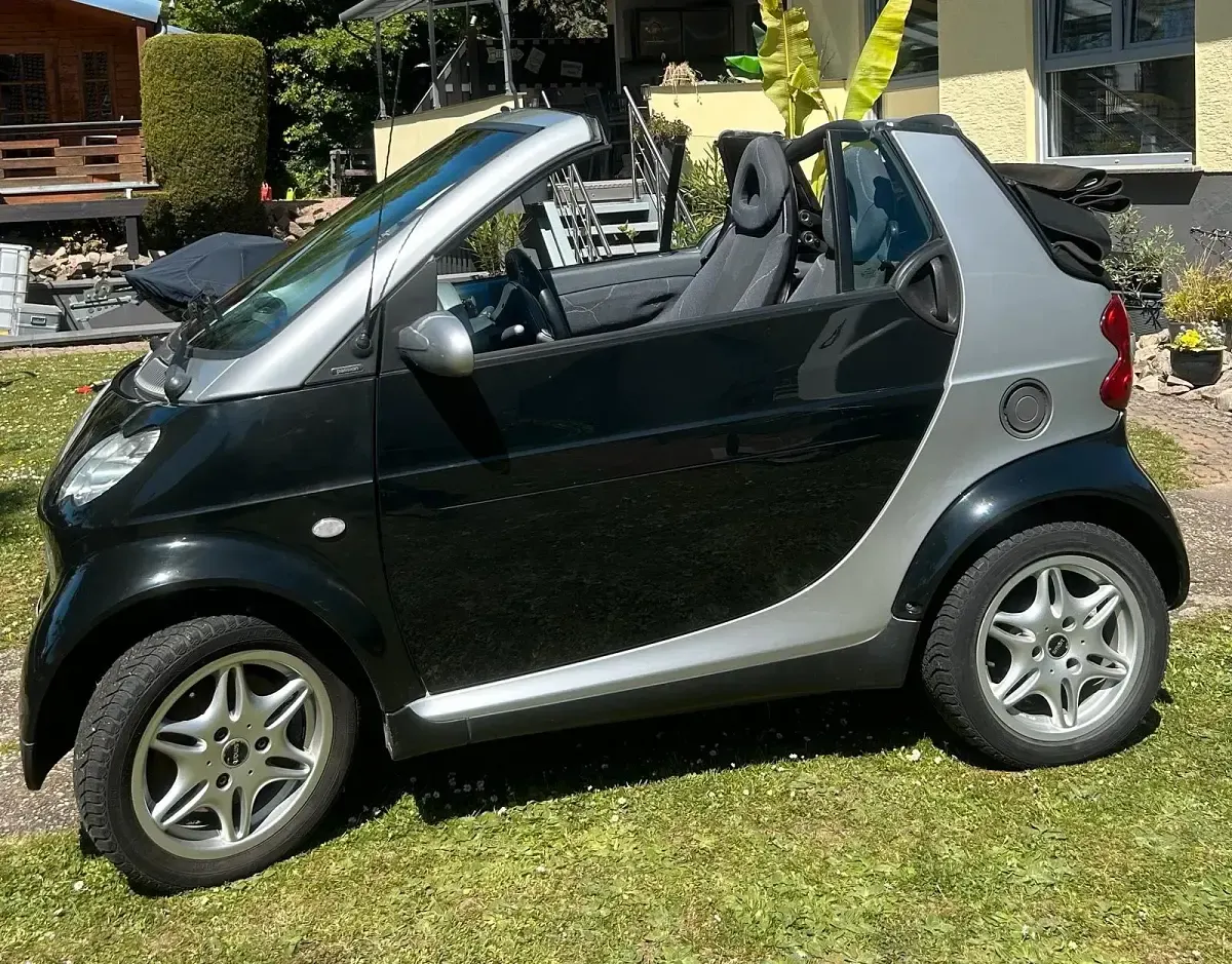 Usata Smart ForTwo Cabrio 40 CV (29 kW) 2002 Nero Cabrio