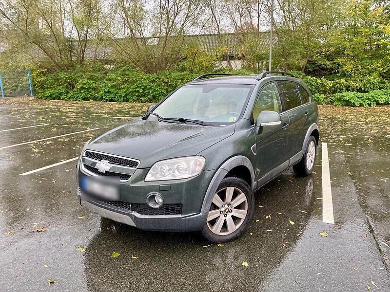 Grün Gebraucht 2008 Chevrolet Captiva SUV | 2.350 € (Fairer Preis) - Bild 1/4