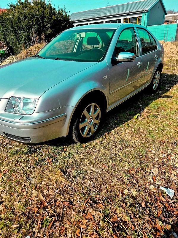 Gebraucht VW Bora 102 PS (75 kW) 2004 Silber Limousine