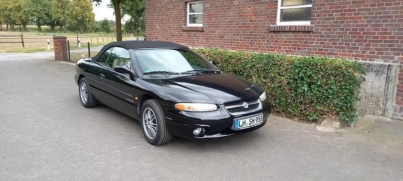 Schwarz Gebraucht 2000 Chrysler Stratus Cabrio | 3.000 € (Fairer Preis) - Bild 1/4
