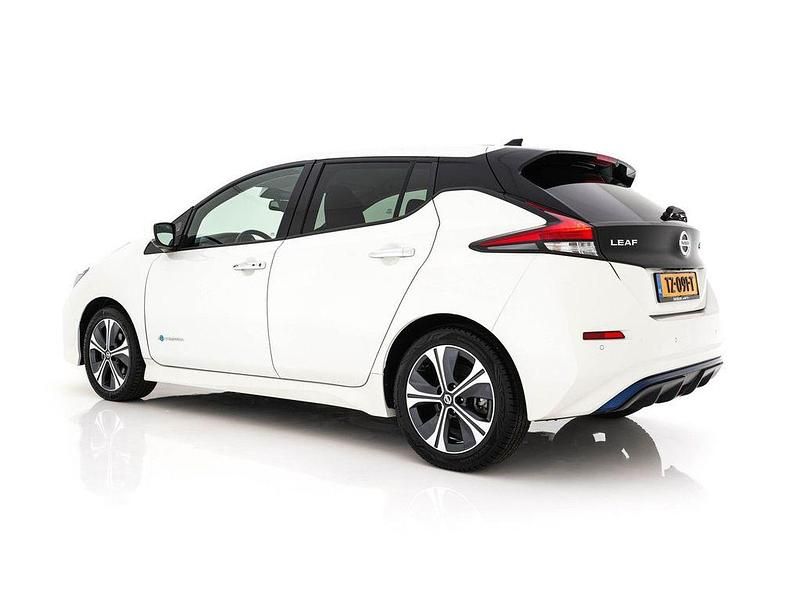 Gebraucht Nissan Leaf Tekna 110 kW (150 PS) 2018 Weiß Kleinwagen
