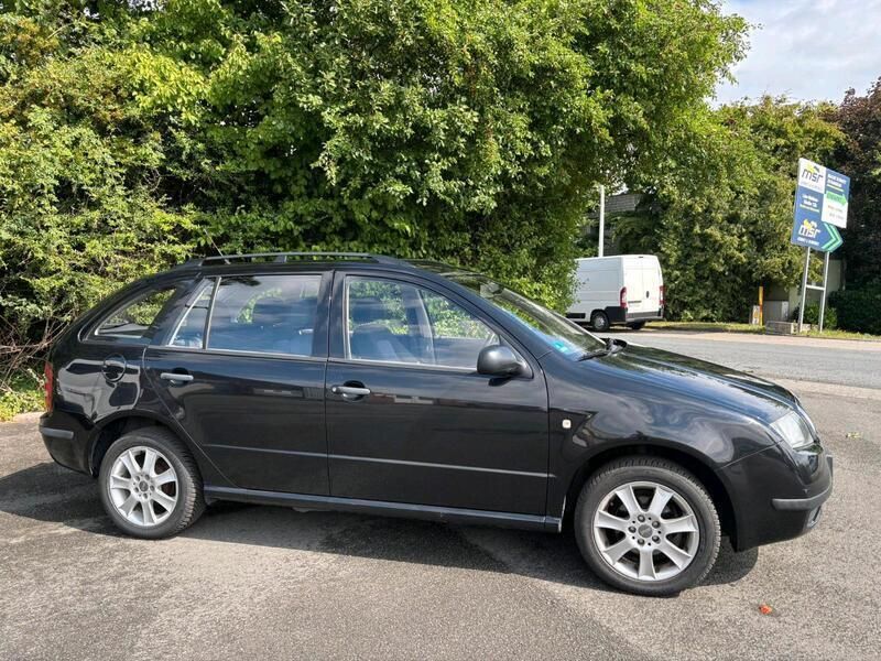 Schwarz Gebraucht 2003 Skoda Fabia Kombi | 1.899 € (Etwas zu teuer) - Bild 1/4