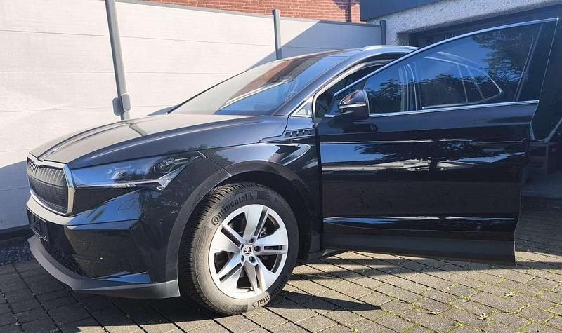 Schwarz Gebraucht 2023 Skoda Enyaq iV SUV | 35.999 € (Superpreis) - Bild 1/4