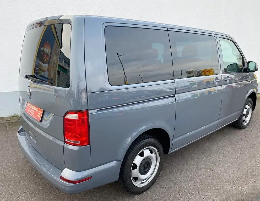 Gebraucht VW Multivan 150 PS (110 kW) 2018 Pure grey Van / Kleinbus